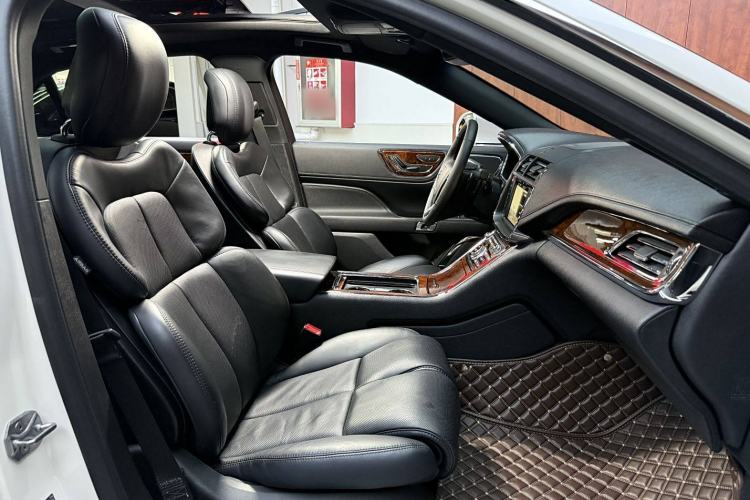 Used Lincoln Continental 2018 2.0T Two-Wheel Drive Deluxe Edition Right Front Seat