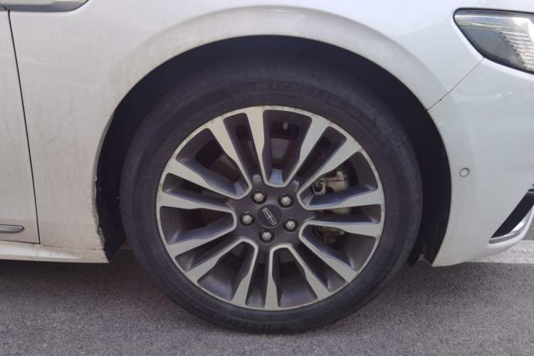 Used Lincoln Continental 2018 3.0T Four-Wheel Drive Prestige Edition Right Front Wheel Hub