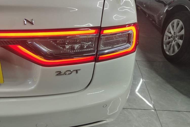 Used Lincoln Continental 2018 2.0T Two-Wheel Drive Luxury Edition Right Rear Taillight
