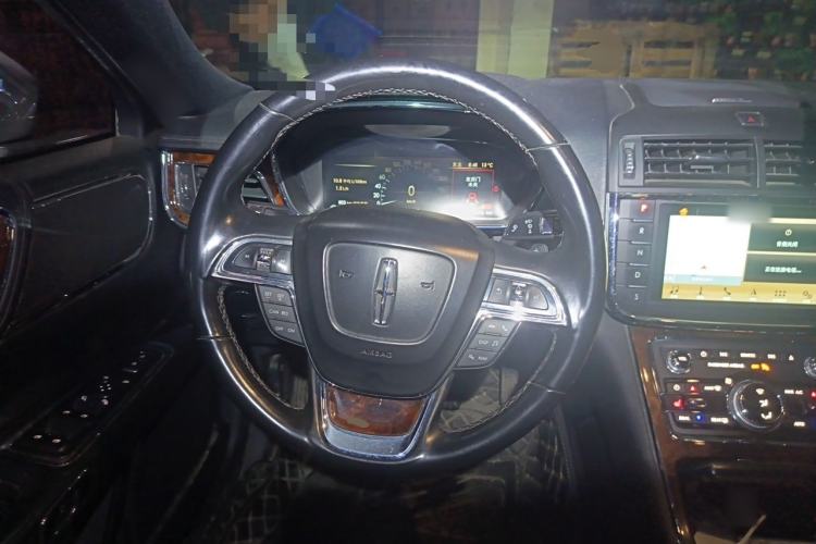 Used Lincoln Continental 2018 2.0T Two-Wheel Drive Deluxe Edition Steering Wheel