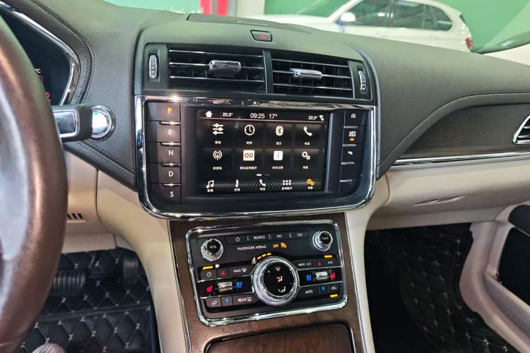 Used Lincoln Continental 2019 2.0T Two-Wheel Drive Luxury Edition China VI Standard Audio And AC Panel