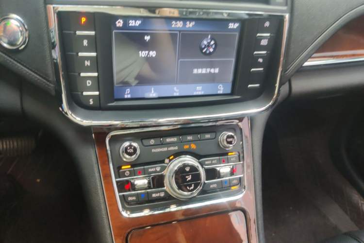Used Lincoln Continental 2019 2.0T Two-Wheel Drive Luxury Edition China VI Standard Audio And AC Panel