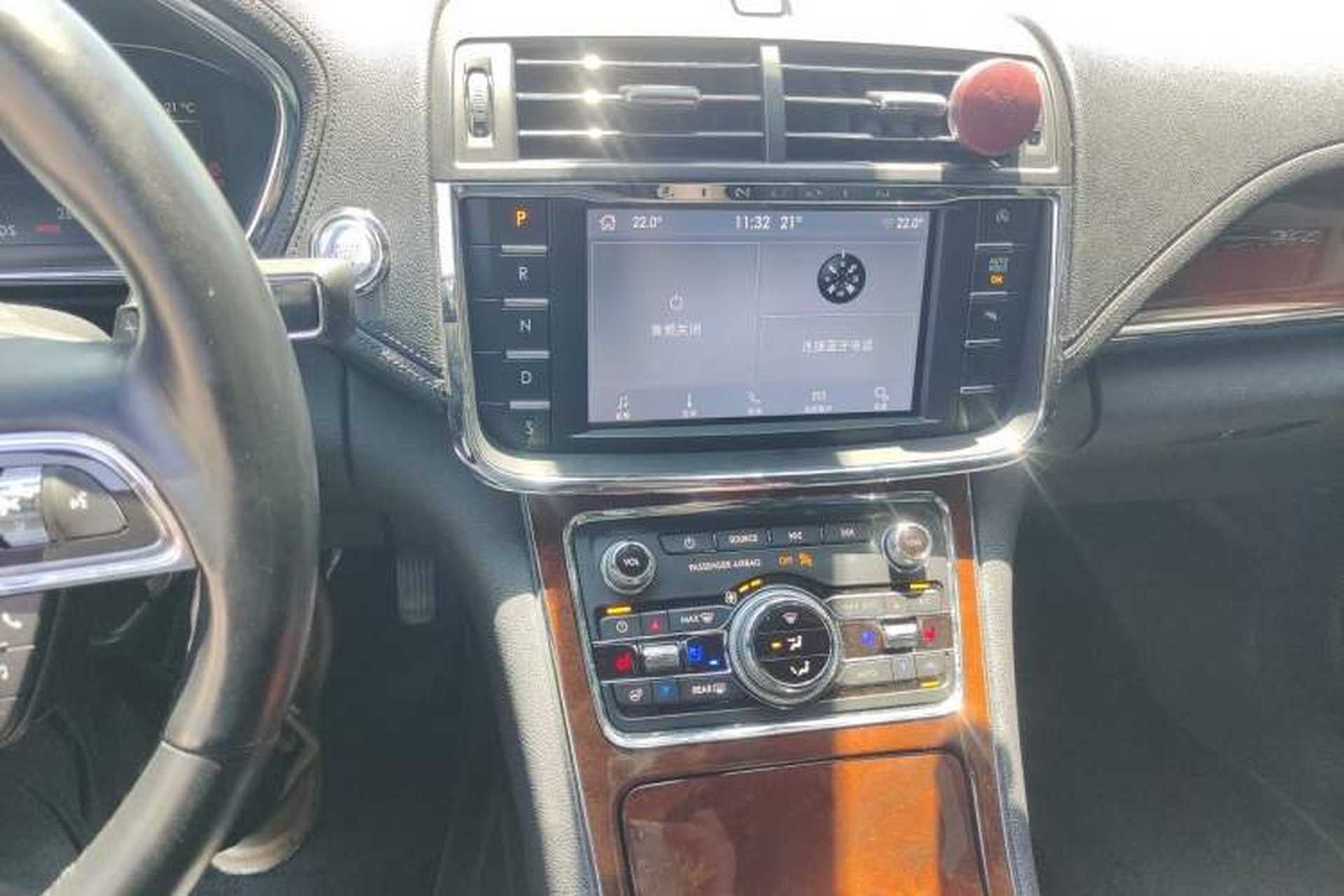 Used Lincoln Continental 2019 2.0T Two-Wheel Drive Luxury Edition China VI Standard Audio And AC Panel
