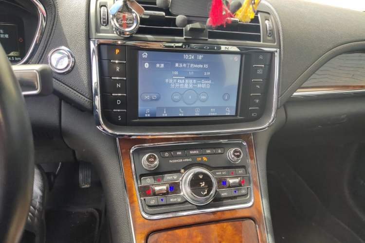 Used Lincoln Continental 2019 2.0T Two-Wheel Drive Prestige Version China VI Standard Audio And AC Panel