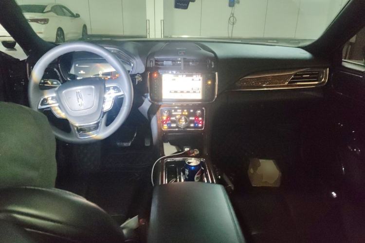 Used Lincoln Continental 2019 2.0T Two-Wheel Drive Luxury Edition China VI Standard Center Console