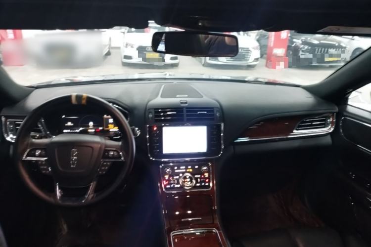 Used Lincoln Continental 2019 2.0T Two-Wheel Drive Luxury Edition China VI Standard Center Console
