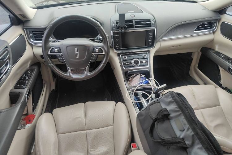 Used Lincoln Continental 2019 2.0T Two-Wheel Drive Luxury Edition China VI Standard Center Console