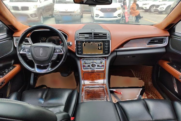 Used Lincoln Continental 2019 2.0T Two-Wheel Drive Luxury Edition China VI Standard Center Console
