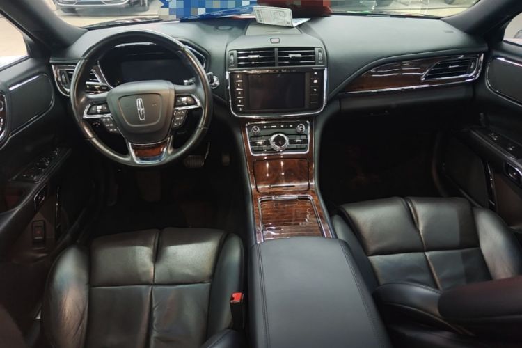 Used Lincoln Continental 2019 2.0T Two-Wheel Drive Luxury Edition China VI Standard Center Console