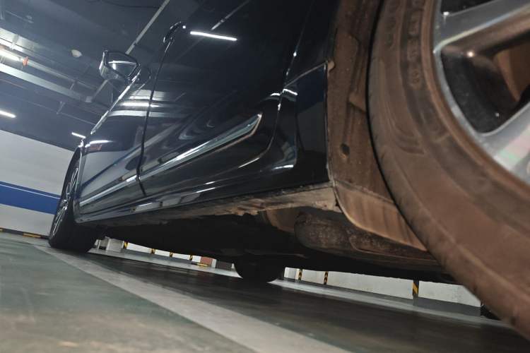 Used Lincoln Continental 2019 2.0T Two-Wheel Drive Luxury Edition China VI Standard Chassis Rear Left