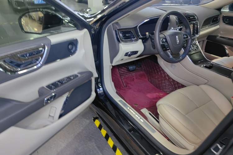 Used Lincoln Continental 2019 2.0T Two-Wheel Drive Prestige Version China VI Standard Driver Seat