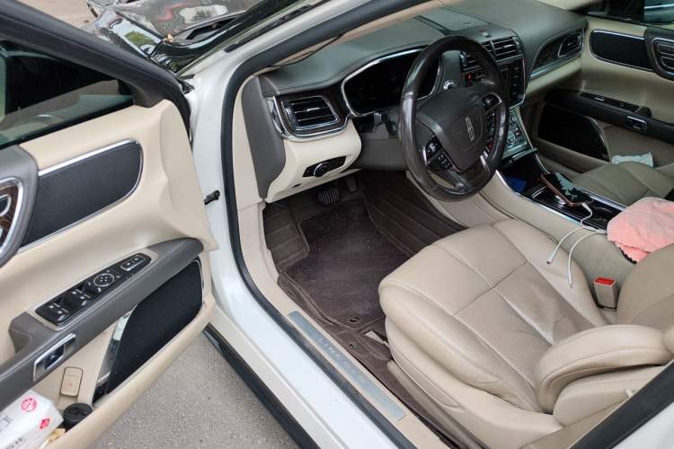 Used Lincoln Continental 2019 2.0T Two-Wheel Drive Luxury Edition China VI Standard Driver Seat
