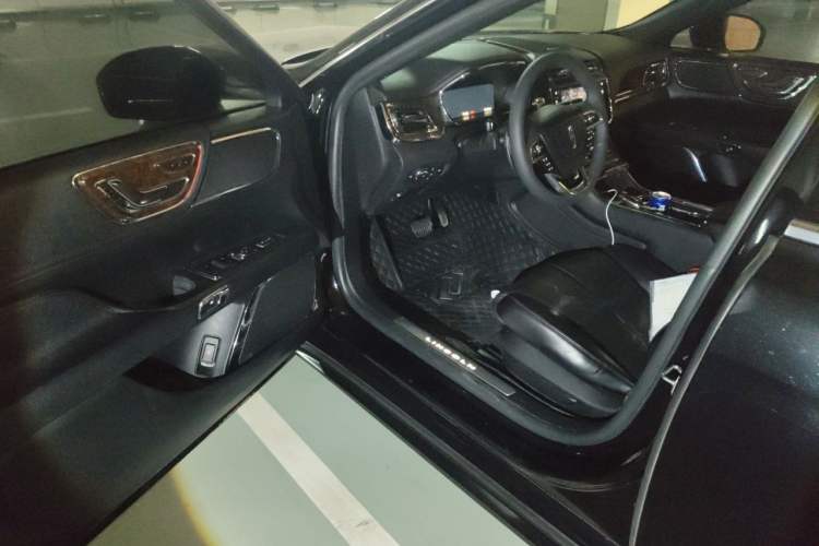 Used Lincoln Continental 2019 2.0T Two-Wheel Drive Luxury Edition China VI Standard Driver Seat