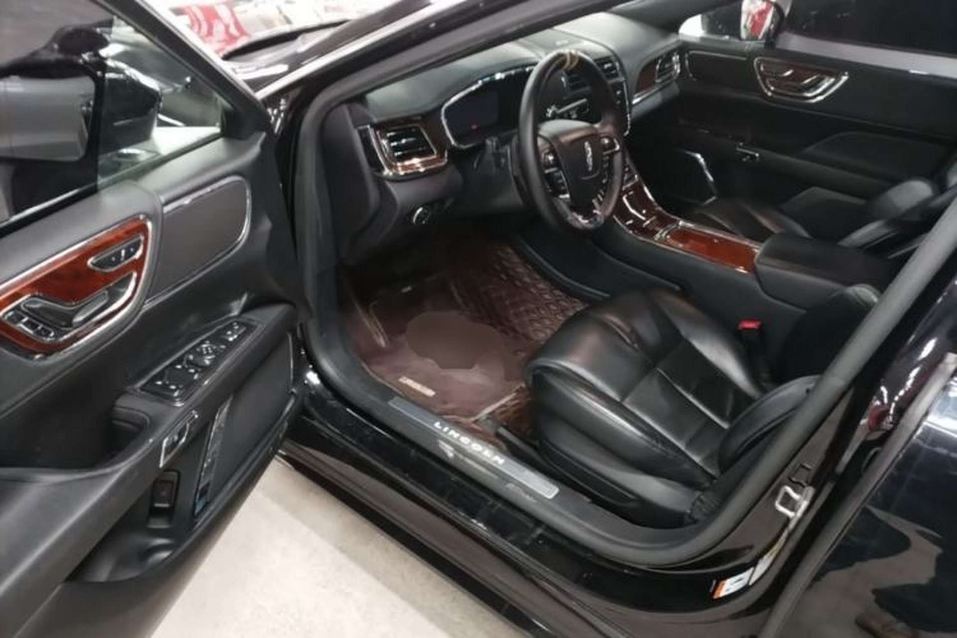 Used Lincoln Continental 2019 2.0T Two-Wheel Drive Luxury Edition China VI Standard Driver Seat