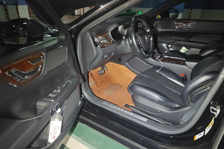 Used Lincoln Continental 2019 2.0T Two-Wheel Drive Luxury Edition China VI Standard Driver Seat