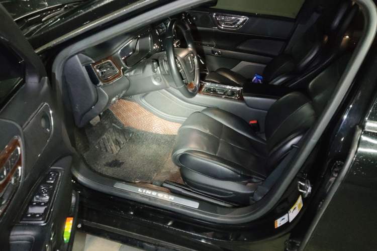 Used Lincoln Continental 2019 2.0T Two-Wheel Drive Prestige Version China VI Standard Driver Seat