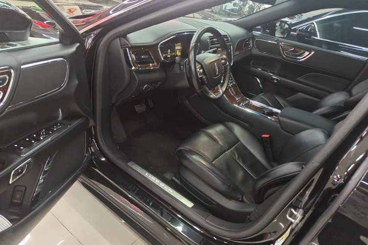 Used Lincoln Continental 2019 2.0T Two-Wheel Drive Luxury Edition China VI Standard Driver Seat