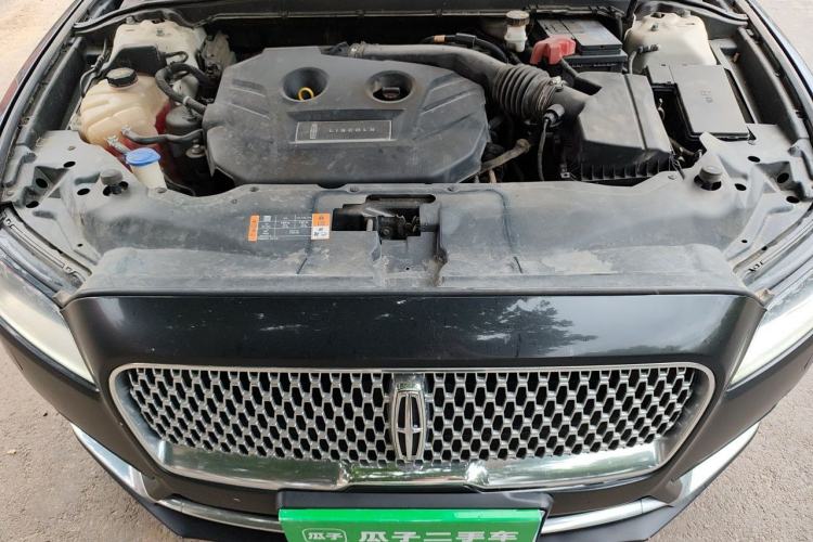 Used Lincoln Continental 2019 2.0T Two-Wheel Drive Luxury Edition China VI Standard Engine Bay