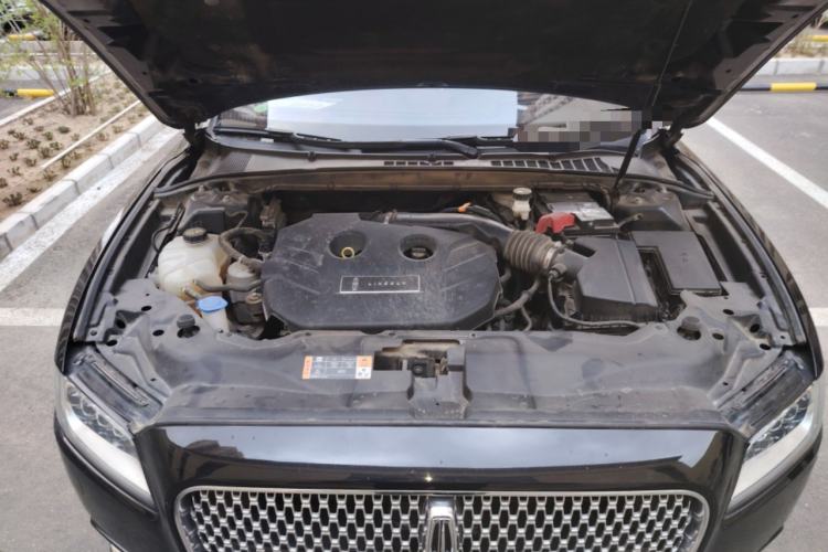 Used Lincoln Continental 2019 2.0T Two-Wheel Drive Prestige Version China VI Standard Engine Bay