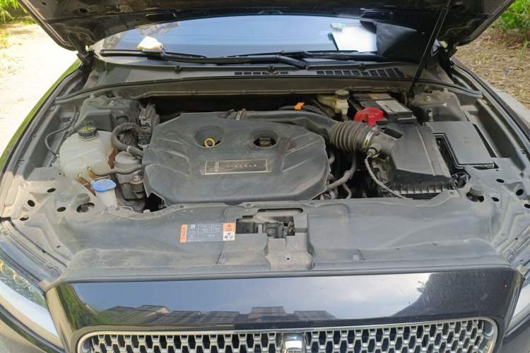 Used Lincoln Continental 2019 2.0T Two-Wheel Drive Prestige Version China VI Standard Engine Bay