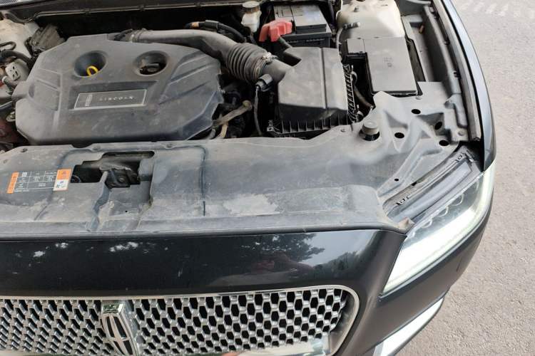 Used Lincoln Continental 2019 2.0T Two-Wheel Drive Luxury Edition China VI Standard Engine Bay Left