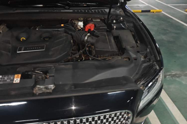Used Lincoln Continental 2019 2.0T Two-Wheel Drive Luxury Edition China VI Standard Engine Bay Left