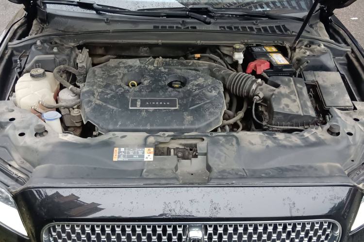 Used Lincoln Continental 2019 2.0T Two-Wheel Drive Prestige Version China VI Standard Engine Bay