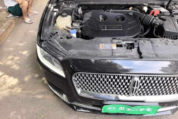 Used Lincoln Continental 2019 2.0T Two-Wheel Drive Luxury Edition China VI Standard Engine Bay Right