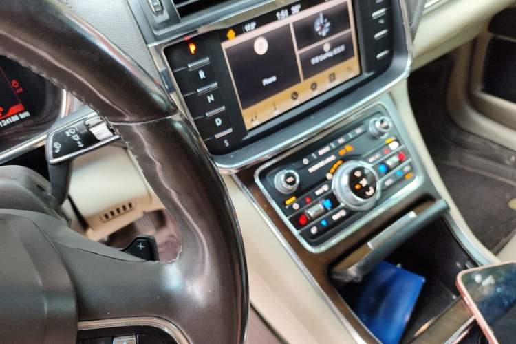 Used Lincoln Continental 2019 2.0T Two-Wheel Drive Luxury Edition China VI Standard Gear Lever