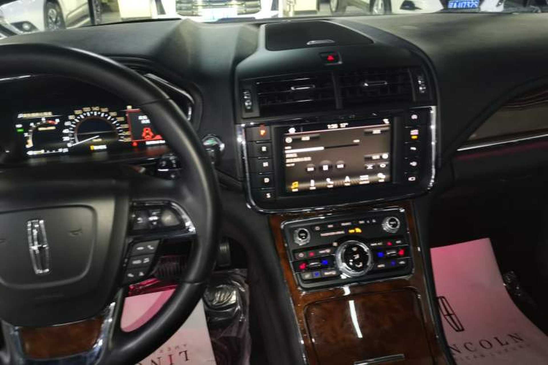 Used Lincoln Continental 2019 2.0T Two-Wheel Drive Prestige Version China VI Standard Gear Lever