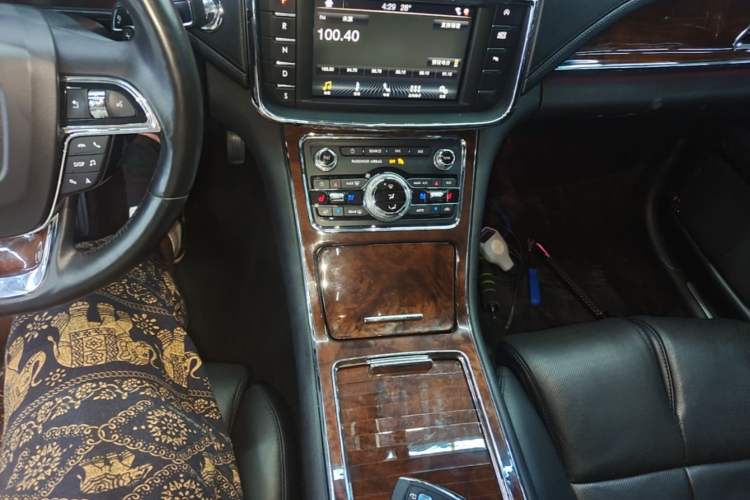 Used Lincoln Continental 2019 2.0T Two-Wheel Drive Luxury Edition China VI Standard Gear Lever