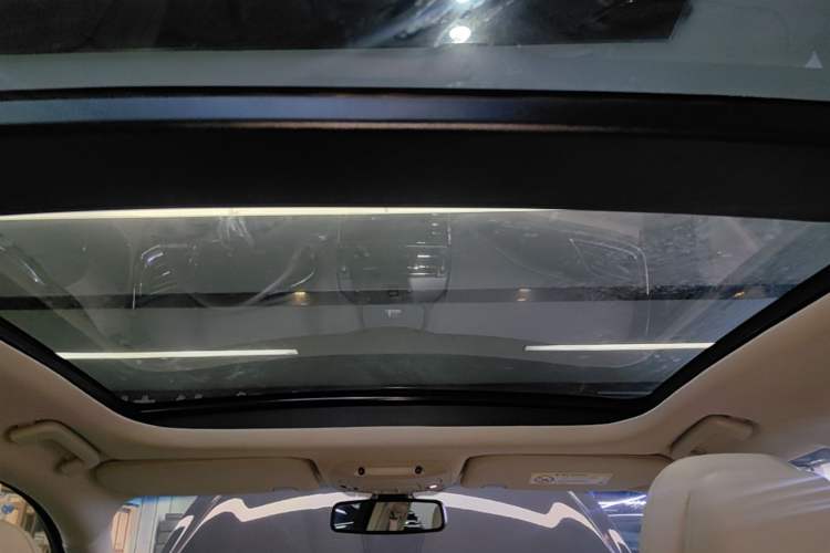 Used Lincoln Continental 2019 2.0T Two-Wheel Drive Prestige Version China VI Standard Headliner