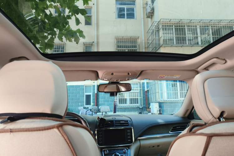 Used Lincoln Continental 2019 2.0T Two-Wheel Drive Luxury Edition China VI Standard Headliner