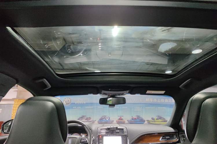 Used Lincoln Continental 2019 2.0T Two-Wheel Drive Prestige Version China VI Standard Headliner