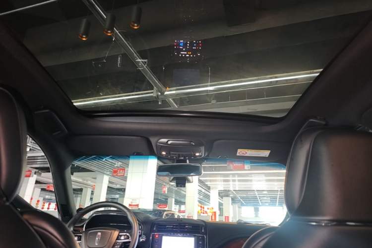 Used Lincoln Continental 2019 2.0T Two-Wheel Drive Prestige Version China VI Standard Headliner