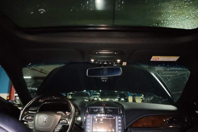 Used Lincoln Continental 2019 2.0T Two-Wheel Drive Prestige Version China VI Standard Headliner