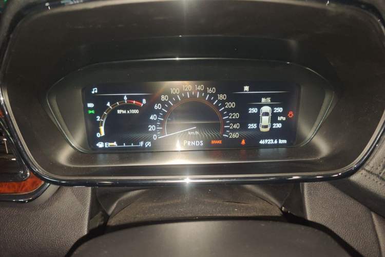 Used Lincoln Continental 2019 2.0T Two-Wheel Drive Prestige Version China VI Standard Instrument Cluster