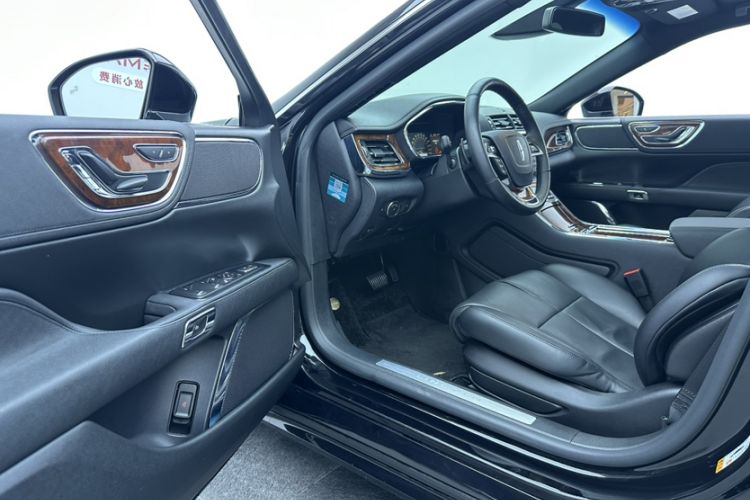 Used Lincoln Continental 2019 2.0T Two-Wheel Drive Luxury Edition China VI Standard Interior 1