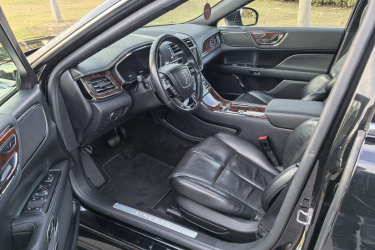 Used Lincoln Continental 2019 2.0T Two-Wheel Drive Luxury Edition China VI Standard Interior 1