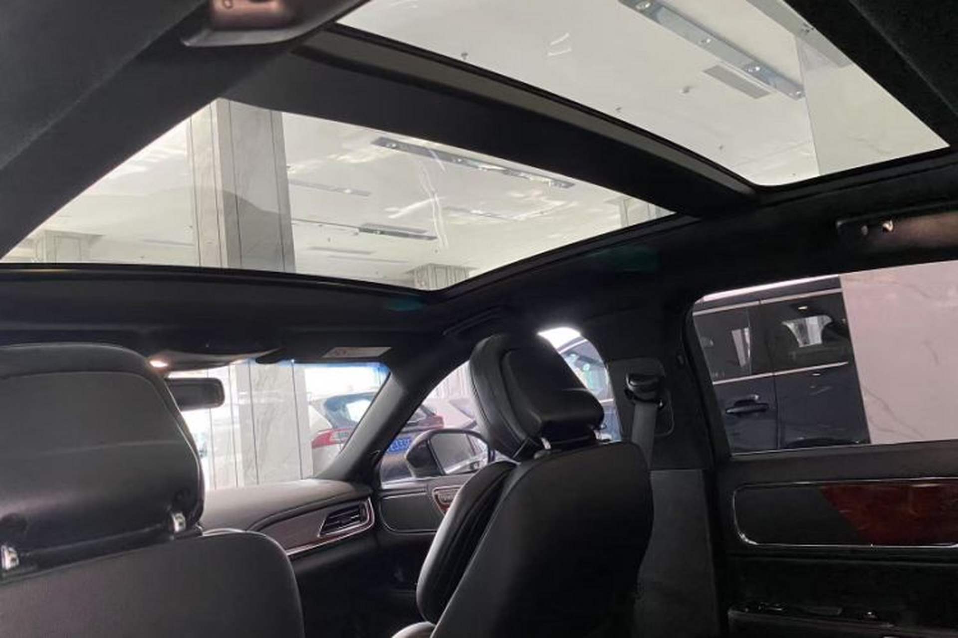 Used Lincoln Continental 2019 2.0T Two-Wheel Drive Luxury Edition China VI Standard Interior 1