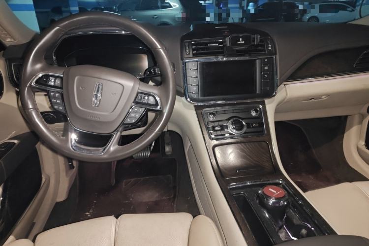 Used Lincoln Continental 2019 2.0T Two-Wheel Drive Luxury Edition China VI Standard Interior 2