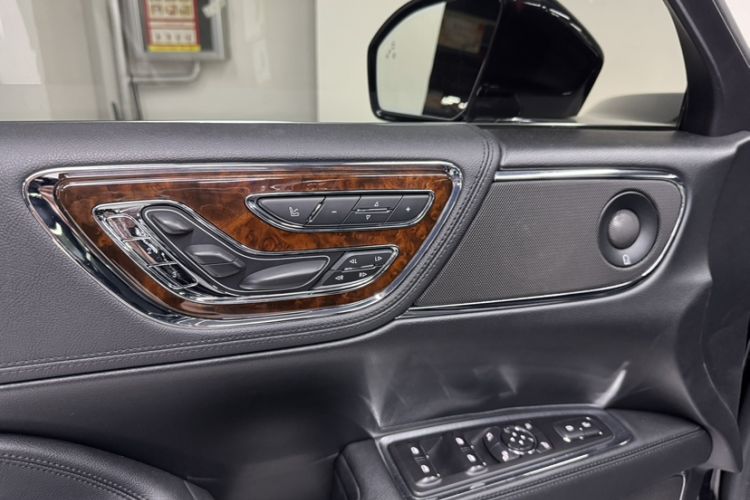 Used Lincoln Continental 2019 2.0T Two-Wheel Drive Prestige Version China VI Standard Interior 2