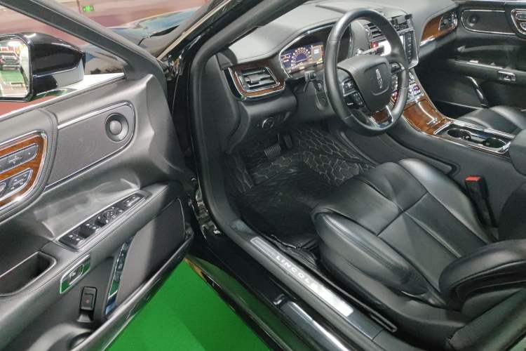 Used Lincoln Continental 2019 2.0T Two-Wheel Drive Prestige Version China VI Standard Interior 2