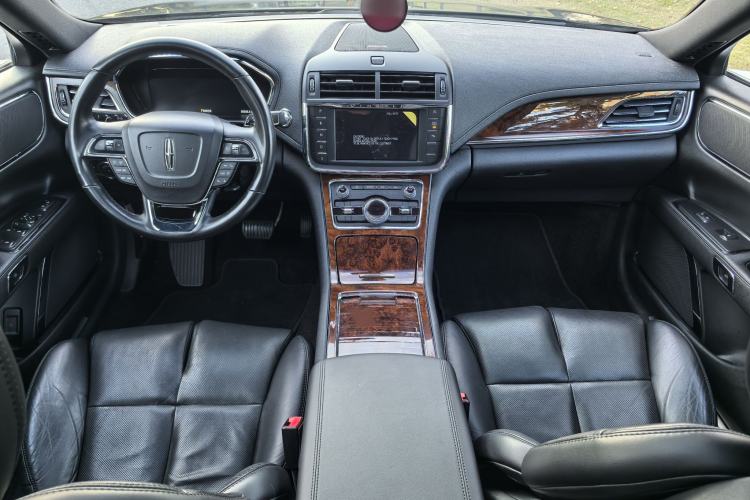 Used Lincoln Continental 2019 2.0T Two-Wheel Drive Luxury Edition China VI Standard Interior 2