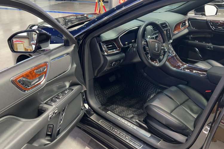 Used Lincoln Continental 2019 2.0T Two-Wheel Drive Luxury Edition China VI Standard Interior 2