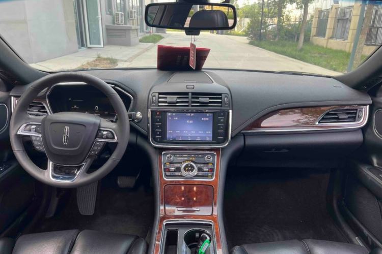 Used Lincoln Continental 2019 2.0T Two-Wheel Drive Luxury Edition China VI Standard Interior 2