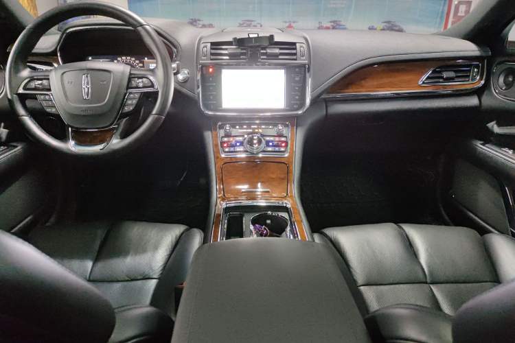 Used Lincoln Continental 2019 2.0T Two-Wheel Drive Prestige Version China VI Standard Interior 3