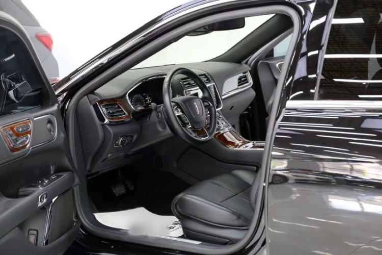 Used Lincoln Continental 2019 2.0T Two-Wheel Drive Prestige Version China VI Standard Interior 3