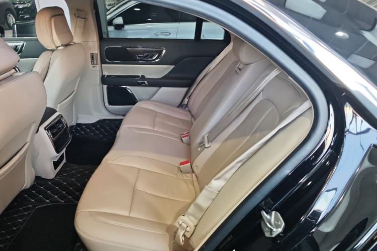 Used Lincoln Continental 2019 2.0T Two-Wheel Drive Luxury Edition China VI Standard Interior 4