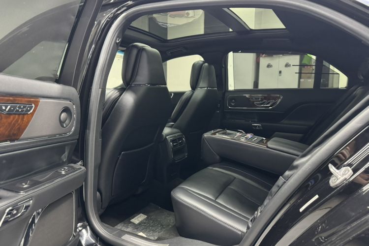 Used Lincoln Continental 2019 2.0T Two-Wheel Drive Prestige Version China VI Standard Interior 4